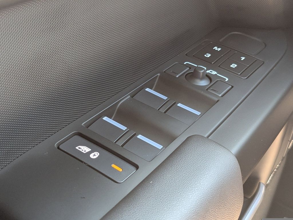 2026 Land Rover Defender X-Dynamic SE - Photo 22