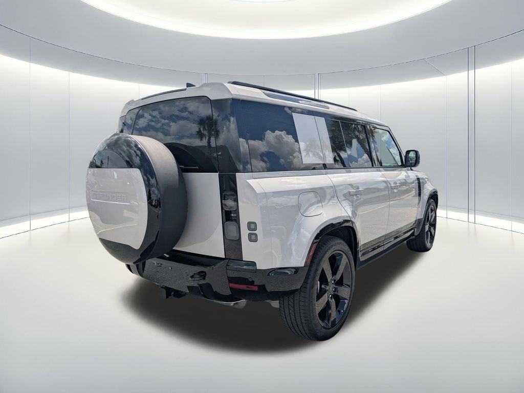 2026 Land Rover Defender X-Dynamic SE - Photo 5