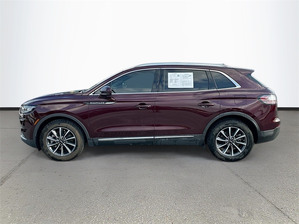 2021 Lincoln Nautilus Standard photo 2