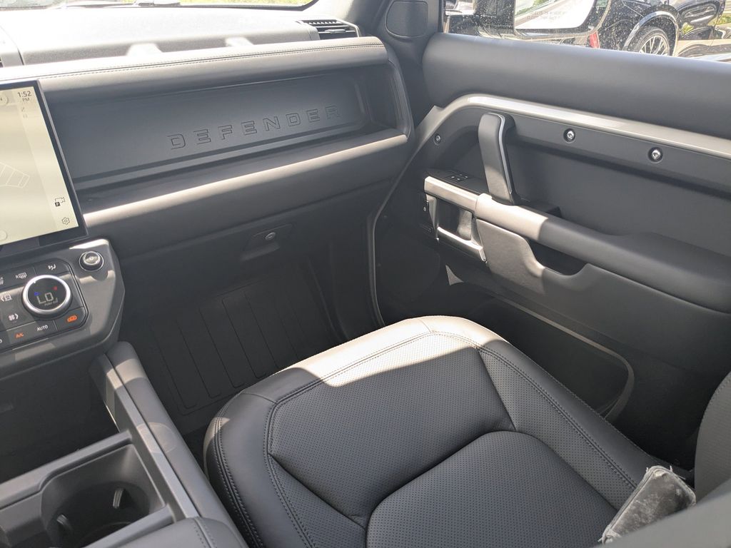 2026 Land Rover Defender X-Dynamic SE - Photo 15