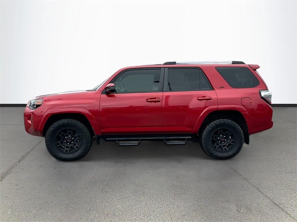 2022 Toyota 4Runner SR5 photo 4