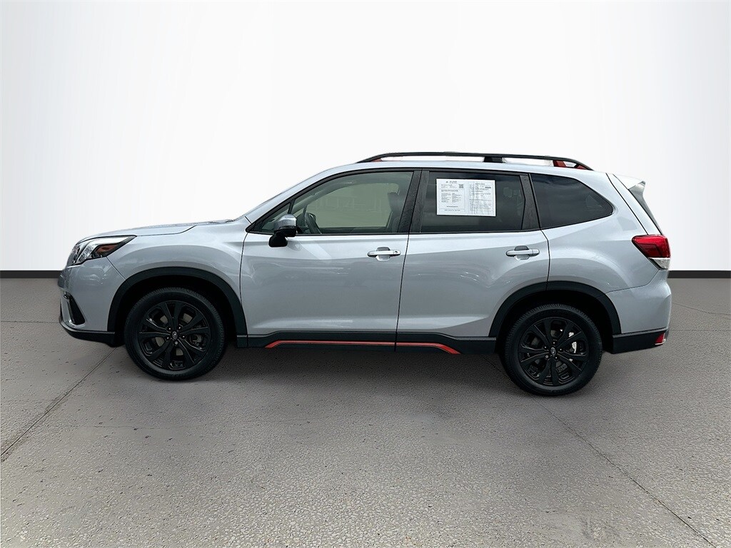 2022 Subaru Forester Sport photo 2