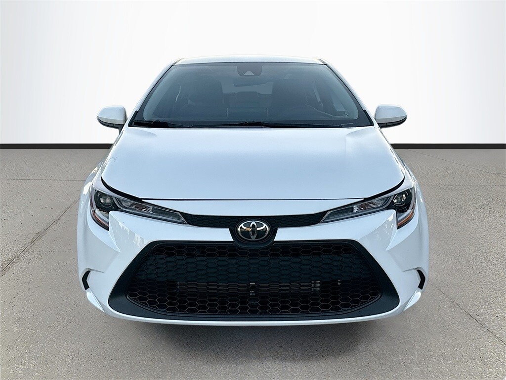 2021 Toyota Corolla LE photo 2