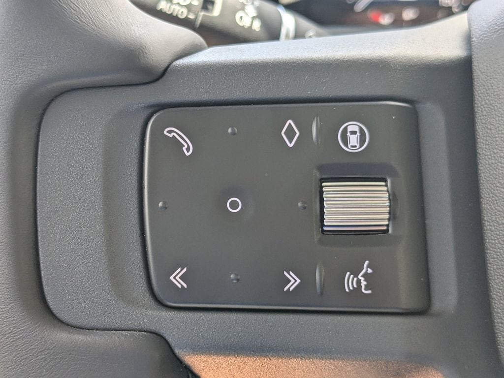 2026 Land Rover Defender X-Dynamic SE - Photo 23