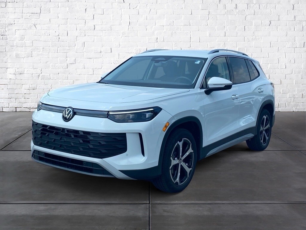 2025 Volkswagen Tiguan SE photo 2