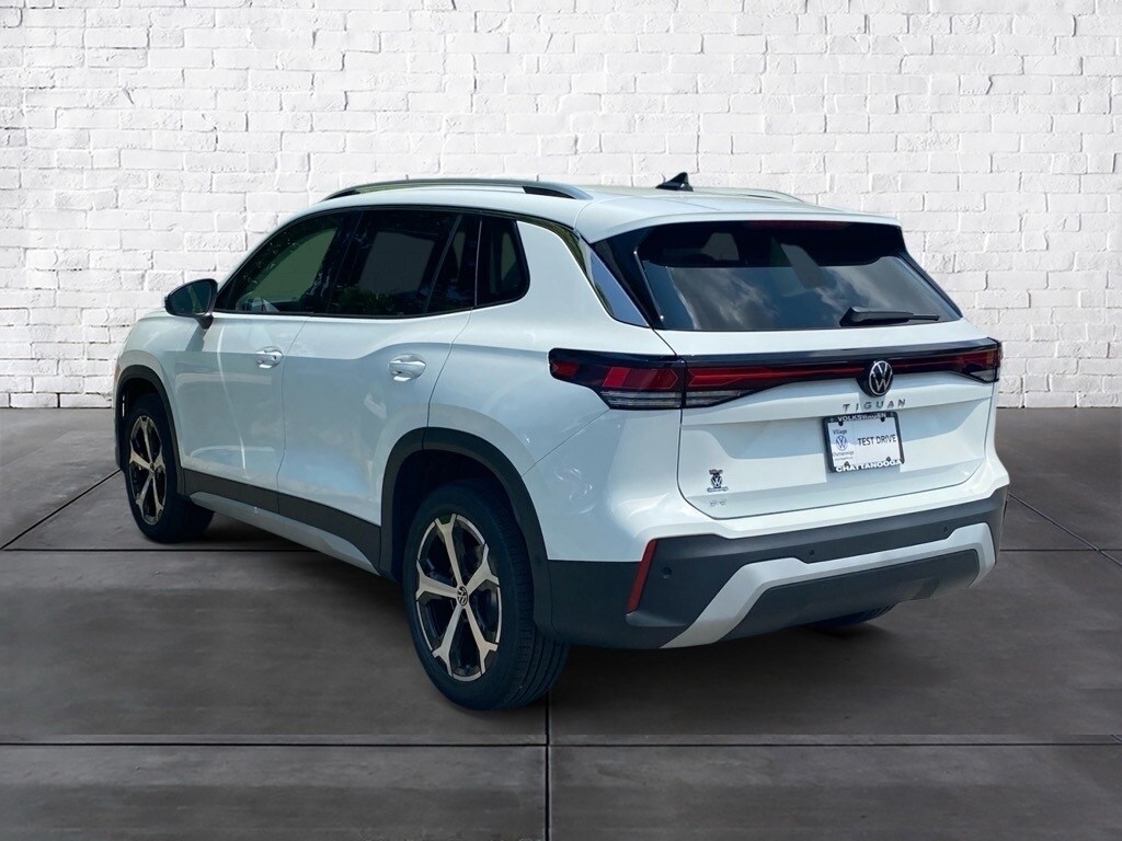 2025 Volkswagen Tiguan SE photo 3