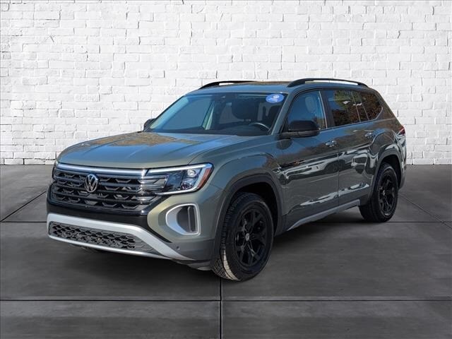 2025 Volkswagen Atlas Peak Edition SE photo 3