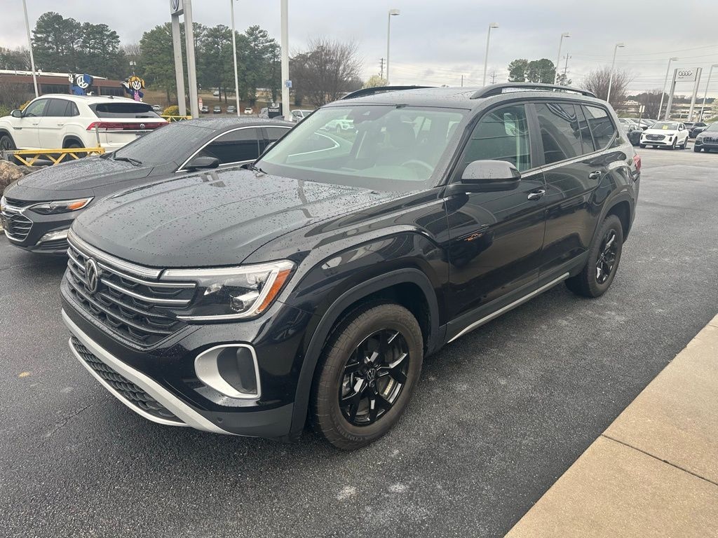 Used 2025 Volkswagen Atlas 2.0T Peak Edition SUV