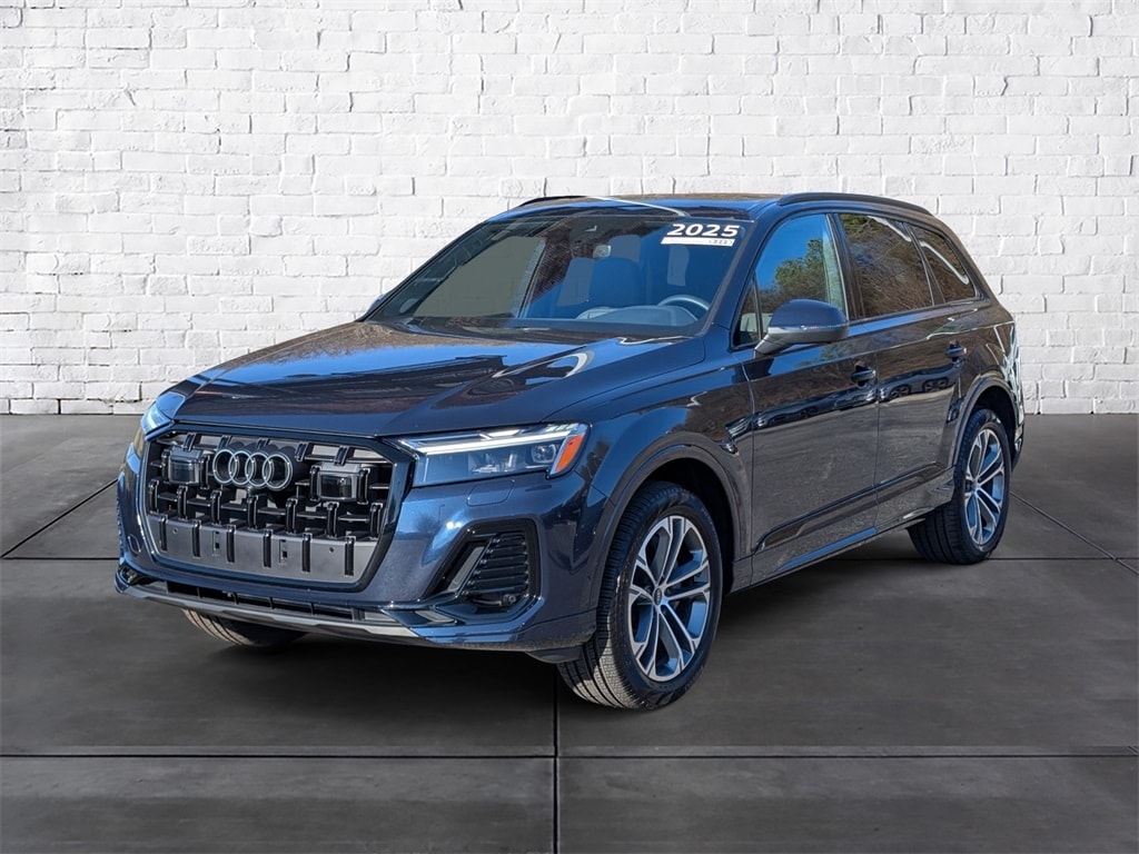 Used 2025 Audi Q7 45 Premium SUV