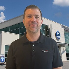 Staff member Chris Hayden from ID_4d810b6423c5