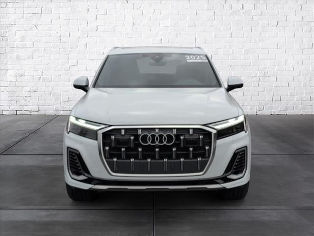 Certified 2025 Audi Q7 55 Premium SUV