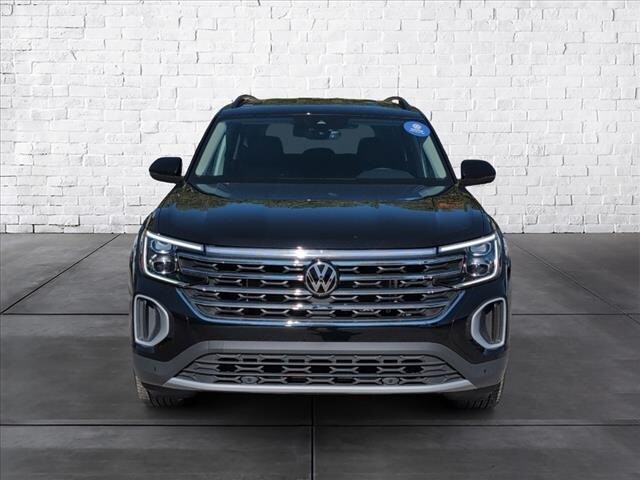 2024 Volkswagen Atlas SE Technology photo 2