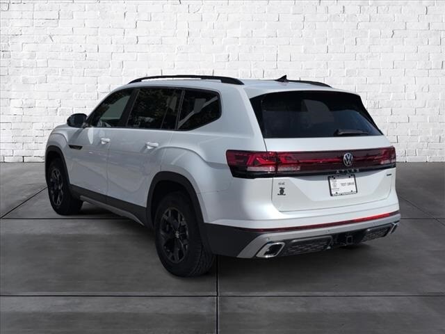 2026 Volkswagen Atlas Peak Edition SE photo 2