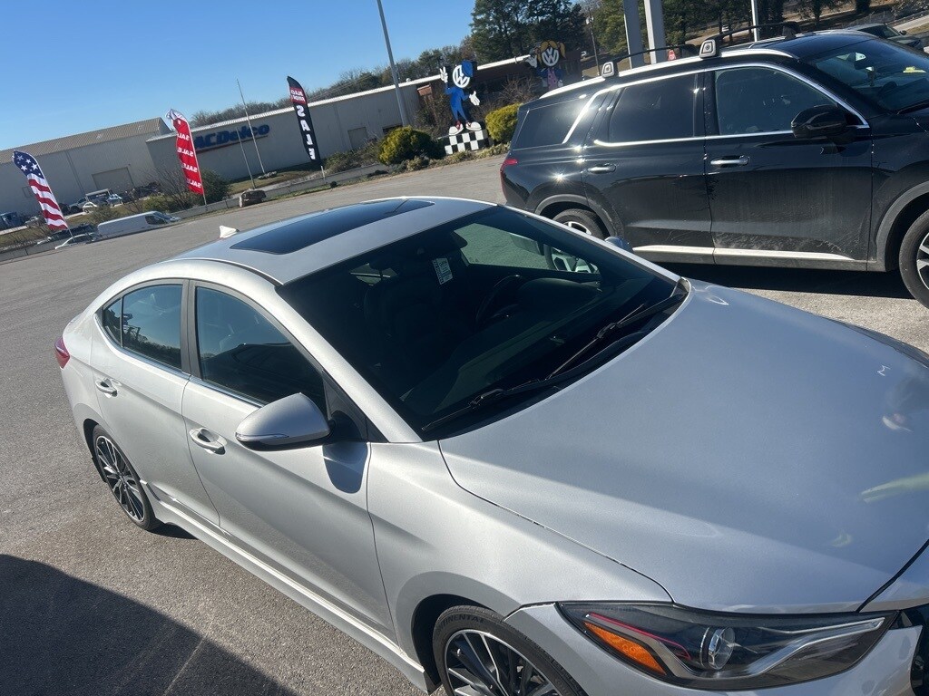 2018 Hyundai Elantra Sport photo 3