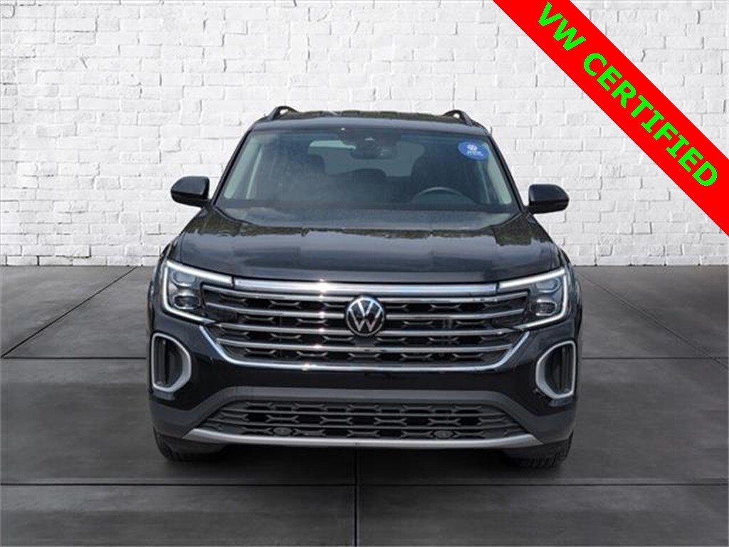 2025 Volkswagen Atlas SE photo 2