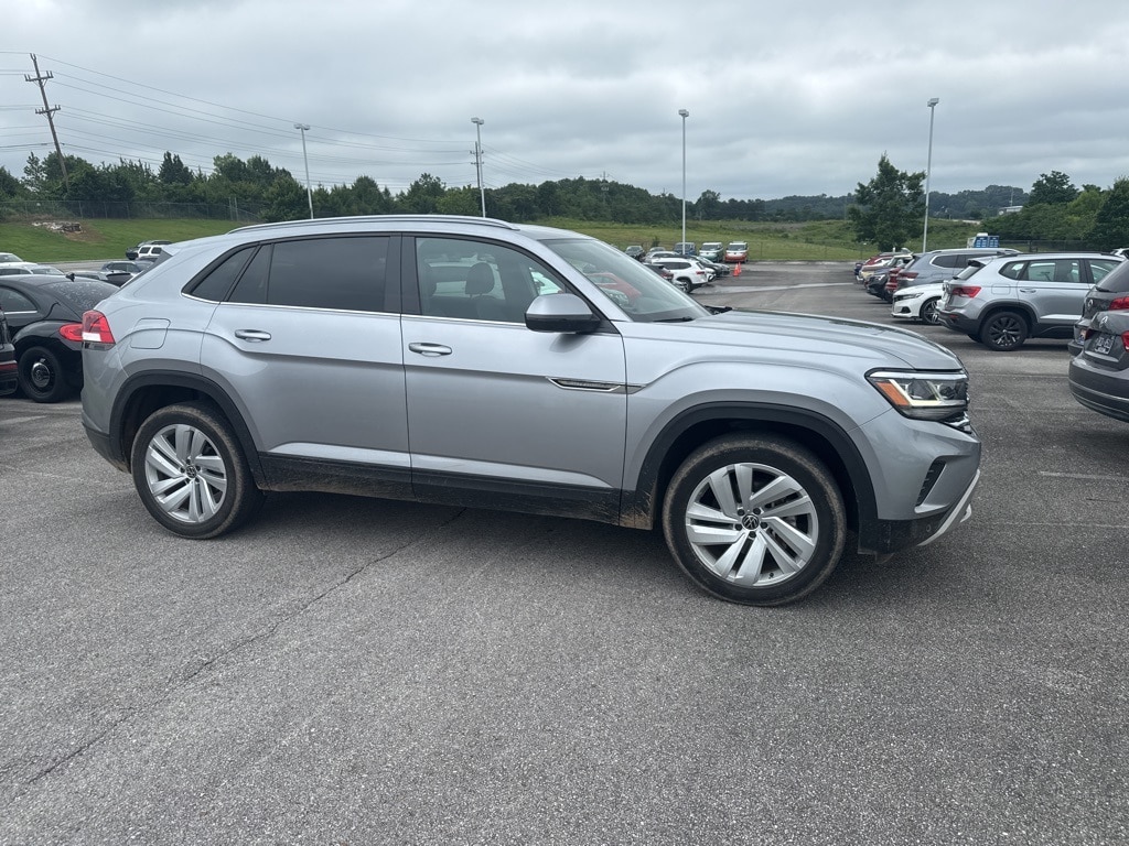 Used 2022 Volkswagen Atlas Cross Sport SE w/Tech with VIN 1V2KE2CA1NC205020 for sale in Chattanooga, TN