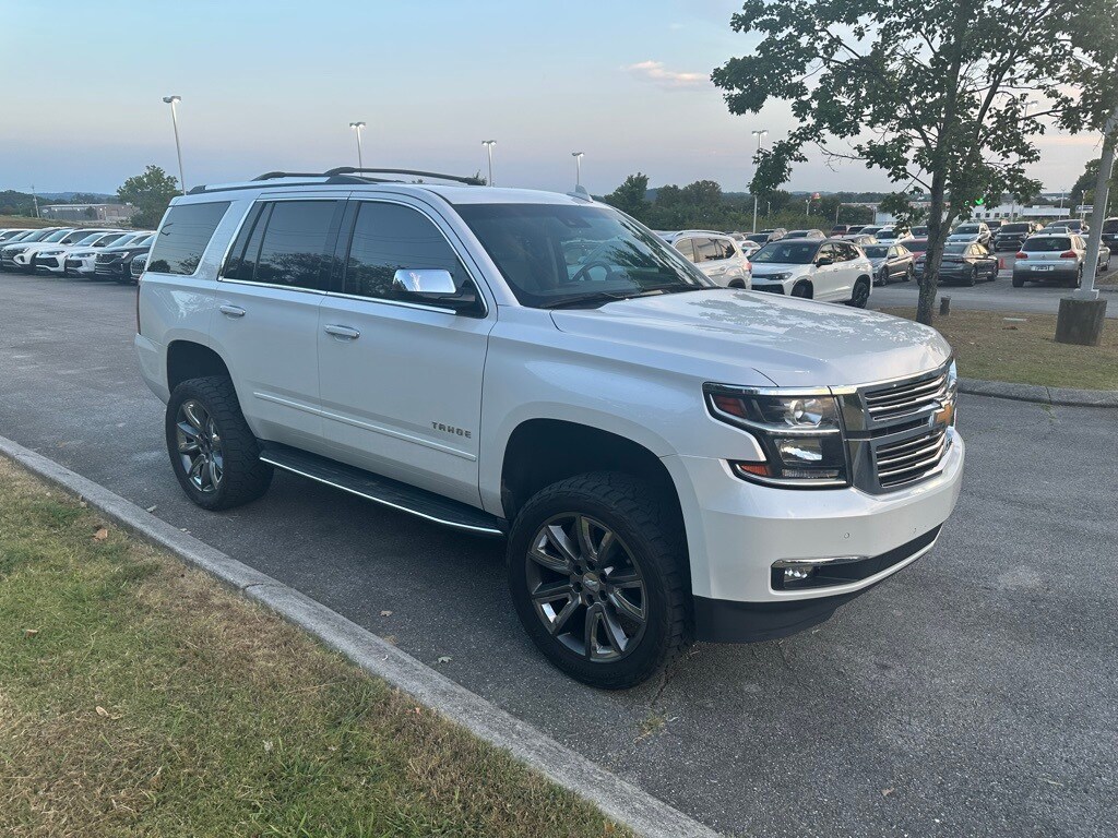 2017 Chevrolet Tahoe Premier photo 2
