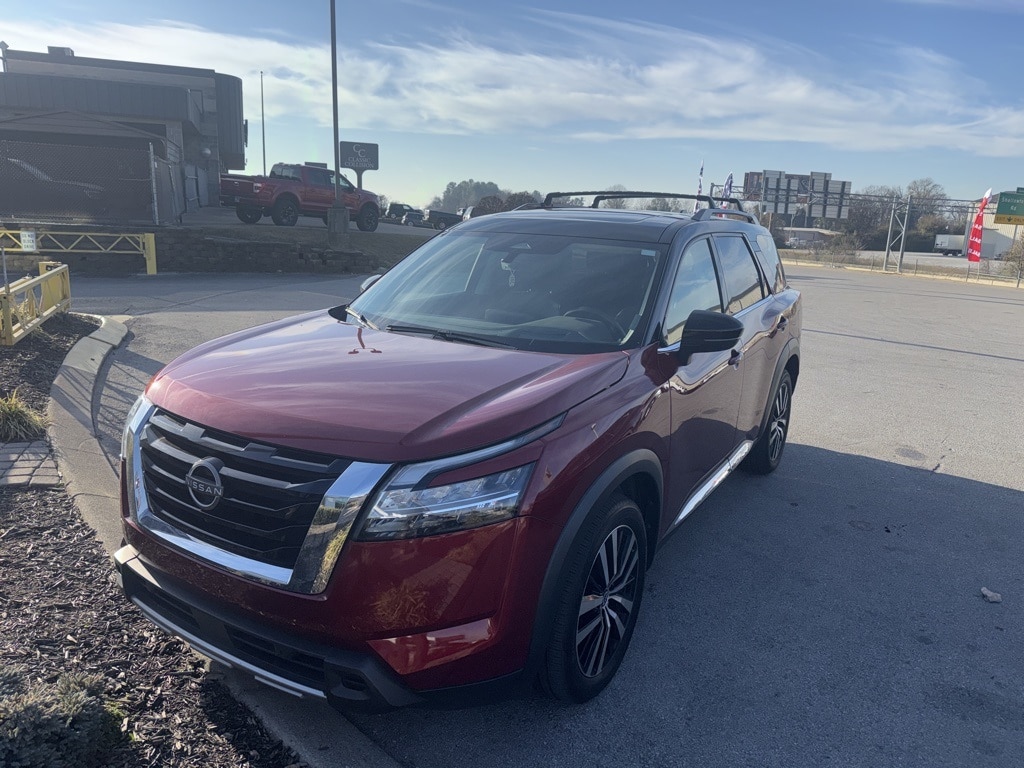 Used 2023 Nissan Pathfinder Platinum SUV