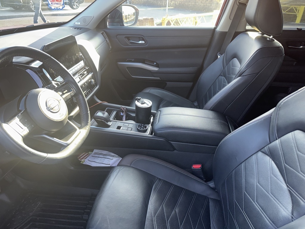 Used 2023 Nissan Pathfinder Platinum SUV