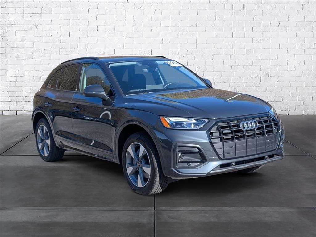 2025 Audi Q5 Premium's photo