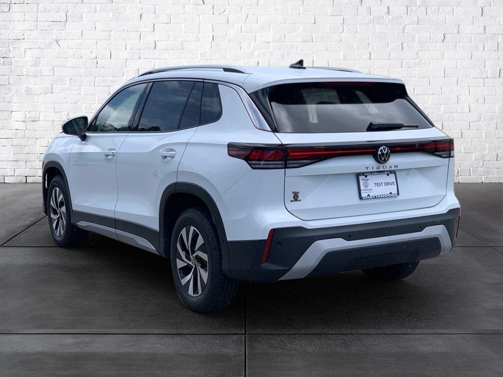 2025 Volkswagen Tiguan S photo 3