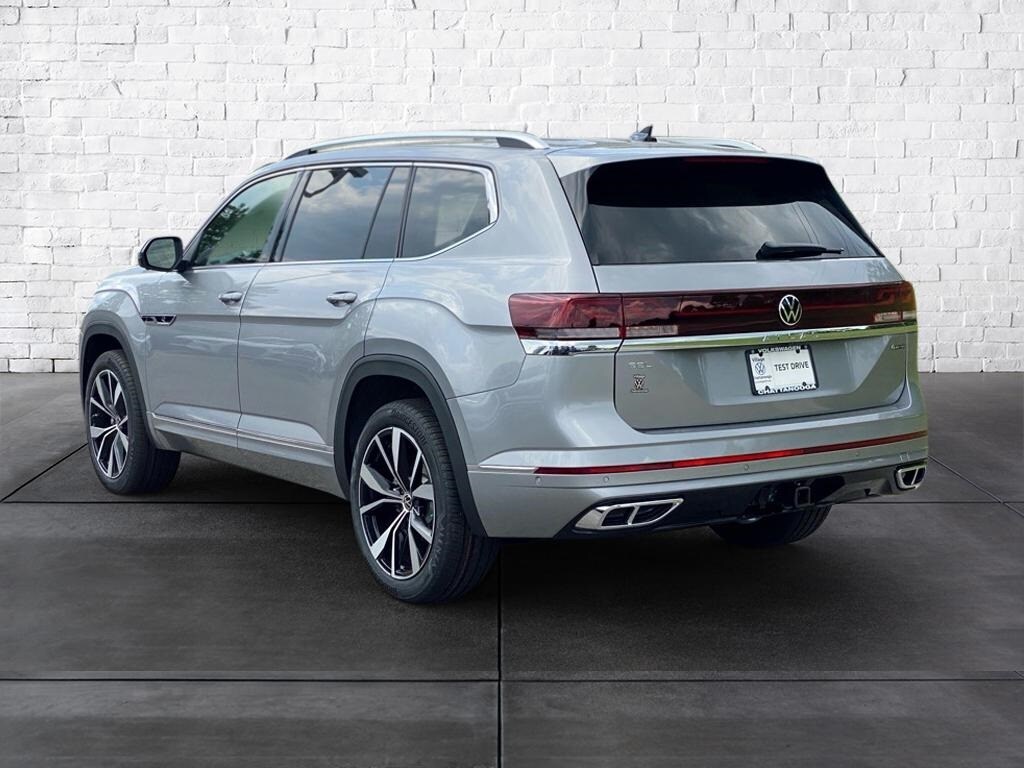 2025 Volkswagen Atlas SEL Premium R-Line photo 3
