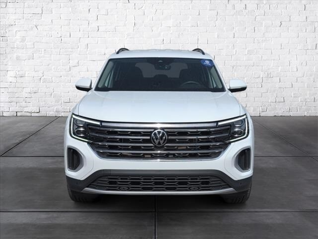 2024 Volkswagen Atlas SE Technology photo 2