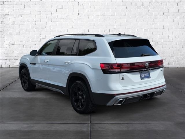 2025 Volkswagen Atlas Peak Edition SE photo 3
