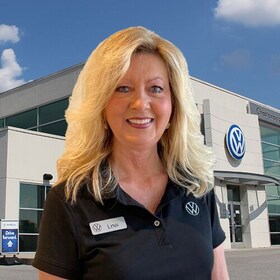 Staff member Lynn Wood from ID_2981506d32a2