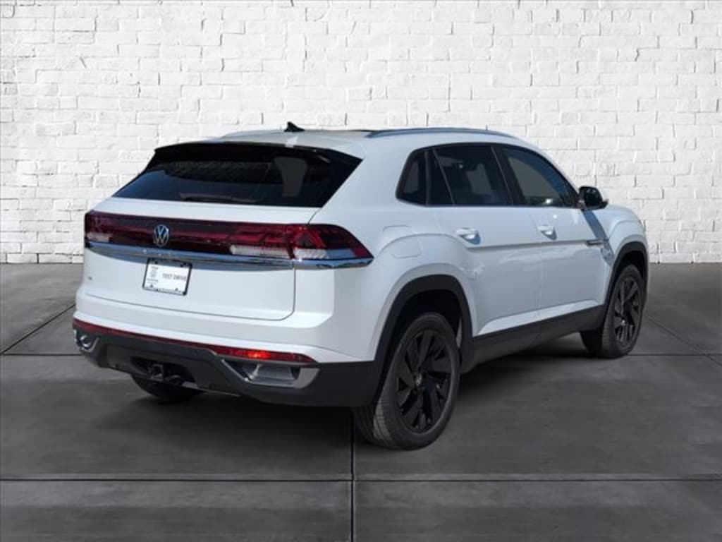 New 2026 Volkswagen Atlas Cross Sport 2.0T SE w/Technology SUV
