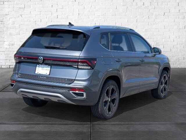 2025 Volkswagen Taos SEL photo 4