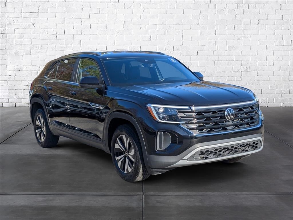 Certified 2025 Volkswagen Atlas Cross Sport 2.0T SE SUV
