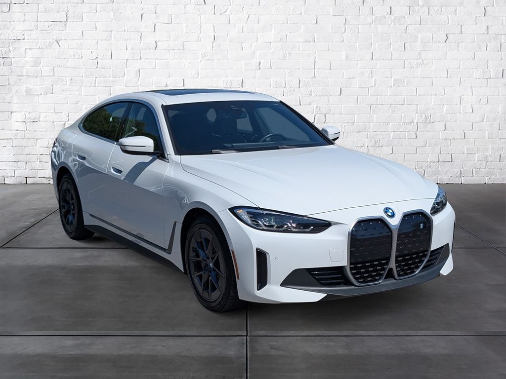 2022 BMW i4 eDrive40's photo