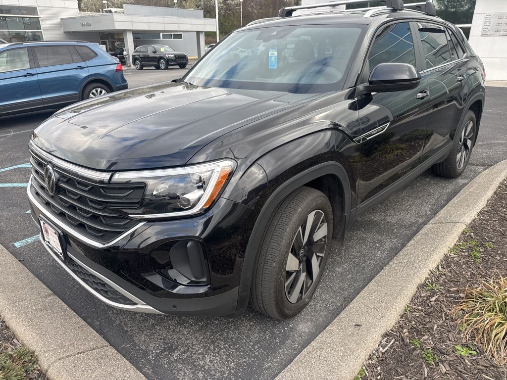 Used 2024 Volkswagen Atlas Cross Sport 2.0T SE w/Technology SUV