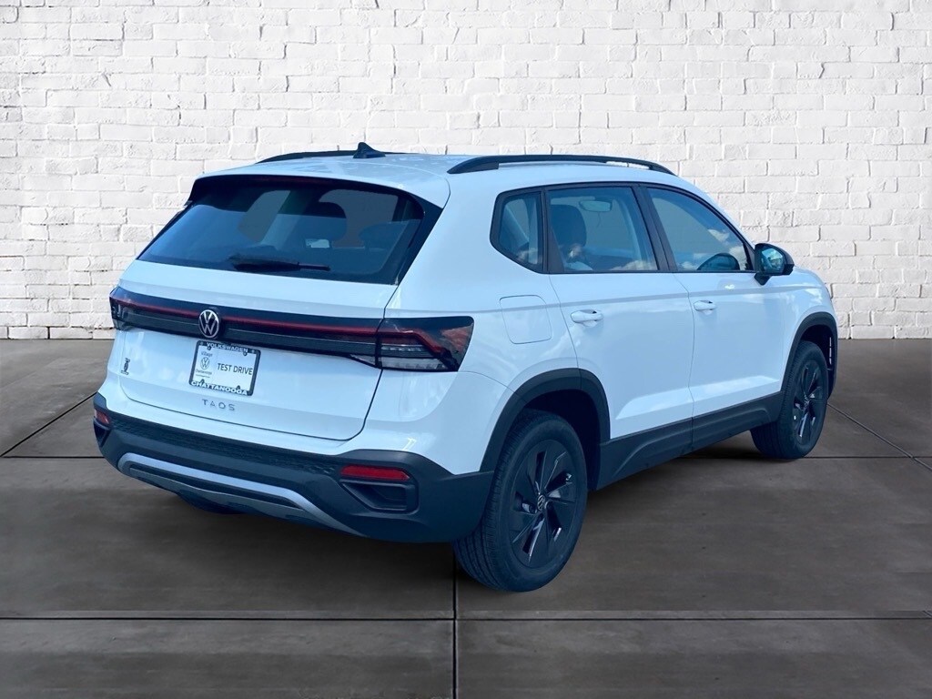2025 Volkswagen Taos S photo 4