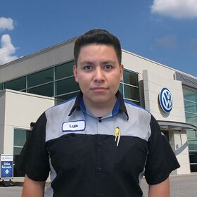 Staff member Luis Campos from ID_efff0f737cc1