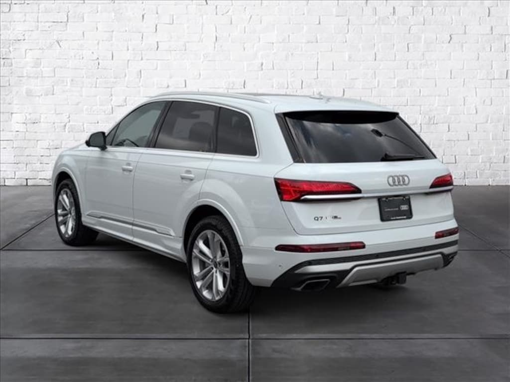 Certified 2025 Audi Q7 55 Premium SUV