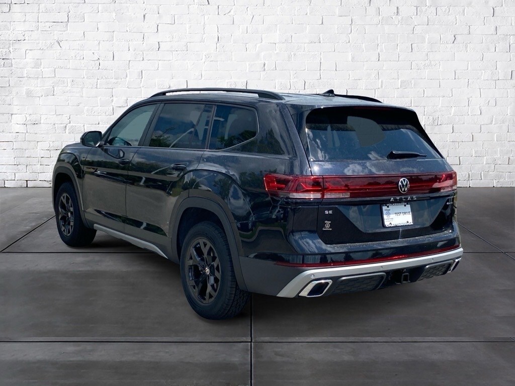 2026 Volkswagen Atlas Peak Edition SE photo 2
