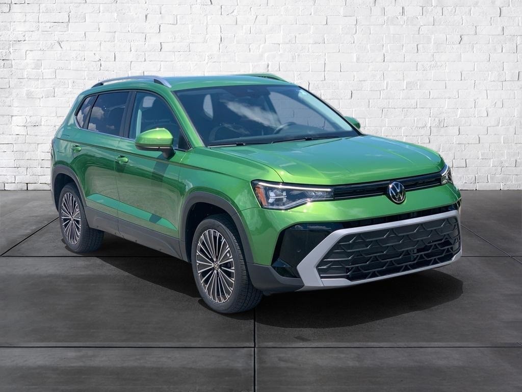 2025 Volkswagen Taos SE's photo