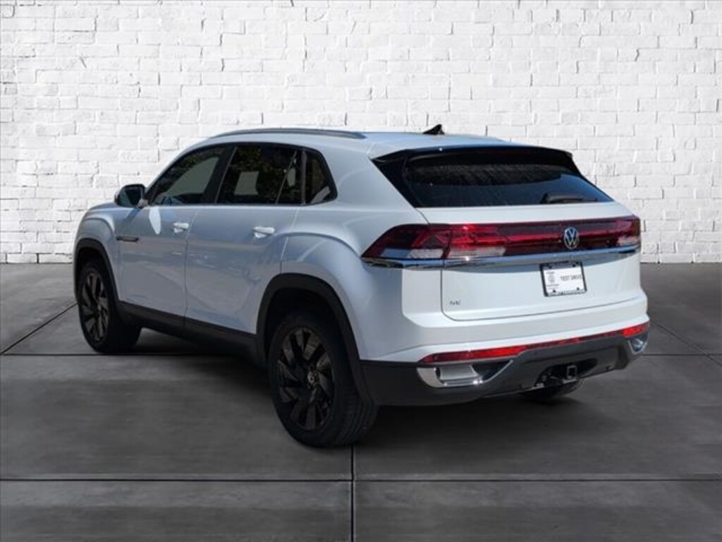 New 2026 Volkswagen Atlas Cross Sport 2.0T SE w/Technology SUV