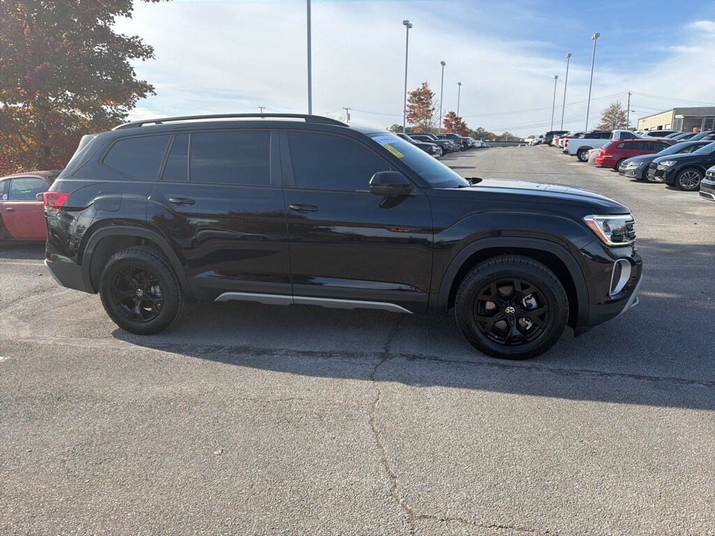Used 2025 Volkswagen Atlas 2.0T Peak Edition SUV