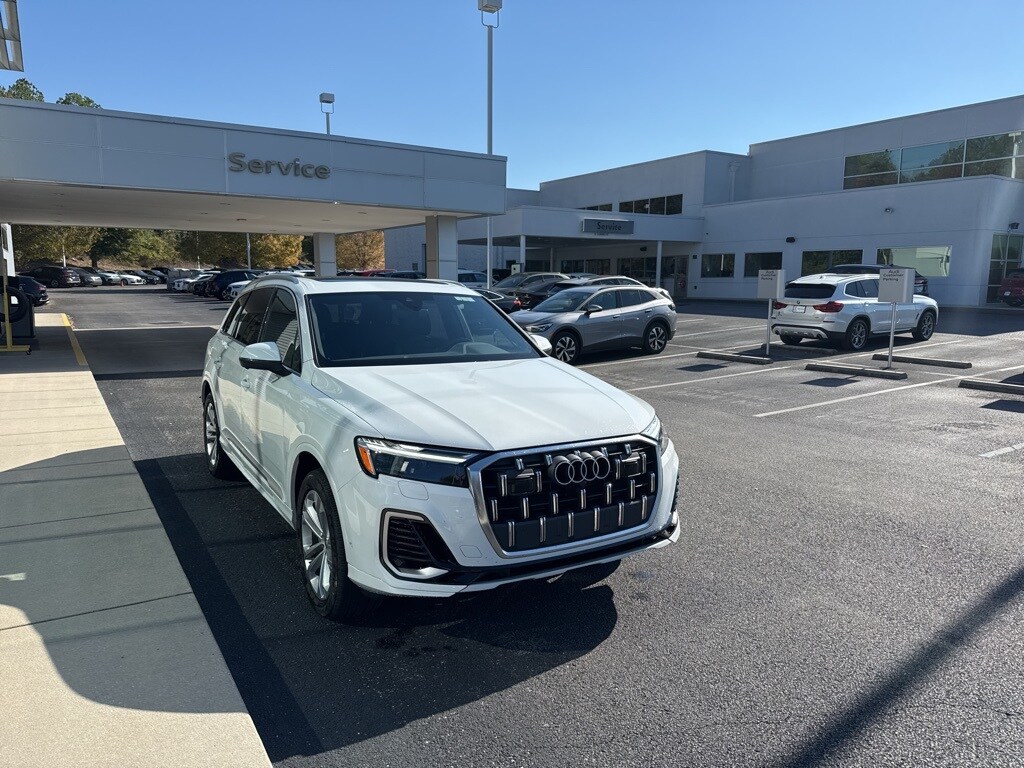 2025 Audi Q7 55 Premium Plus photo 4