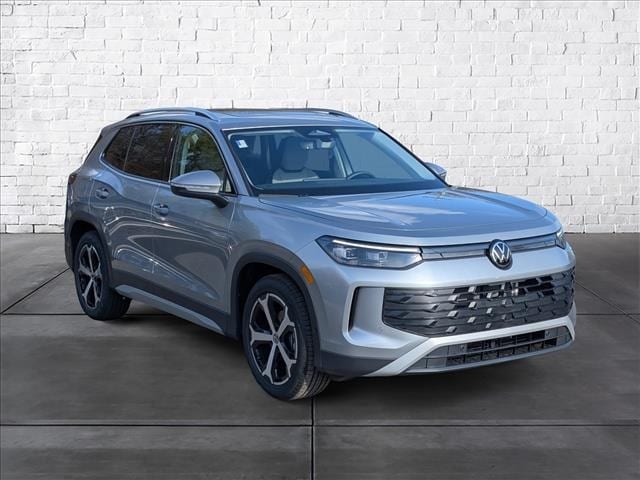 2026 Volkswagen Tiguan SE's photo