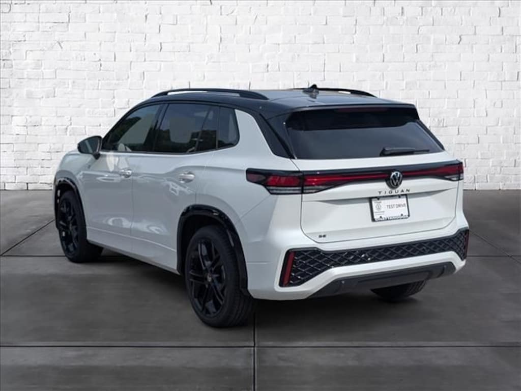 New 2026 Volkswagen Tiguan 2.0T SE R-Line Black SUV