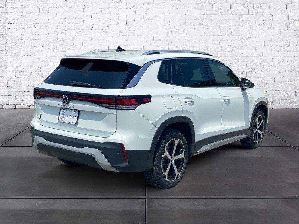2025 Volkswagen Tiguan SE photo 4