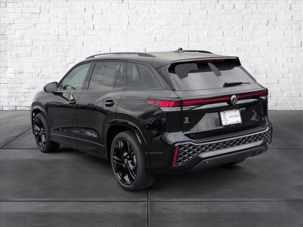 New 2025 Volkswagen Tiguan 2.0T SE R-Line Black SUV