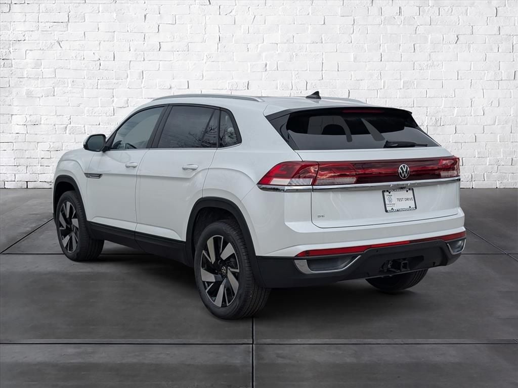 New 2026 Volkswagen Atlas Cross Sport 2.0T SE w/Technology SUV