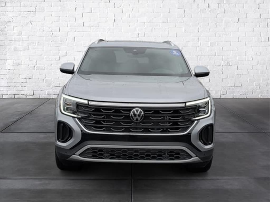 Certified 2025 Volkswagen Atlas Cross Sport 2.0T SE w/Technology SUV
