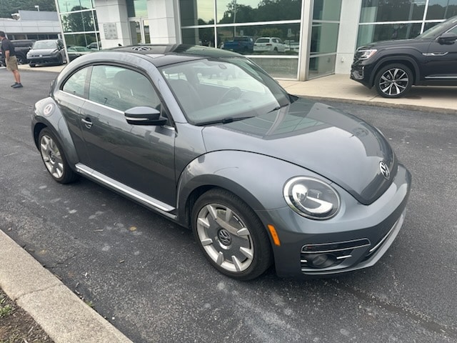 2019 Volkswagen Beetle 2.0T SE Auto's photo