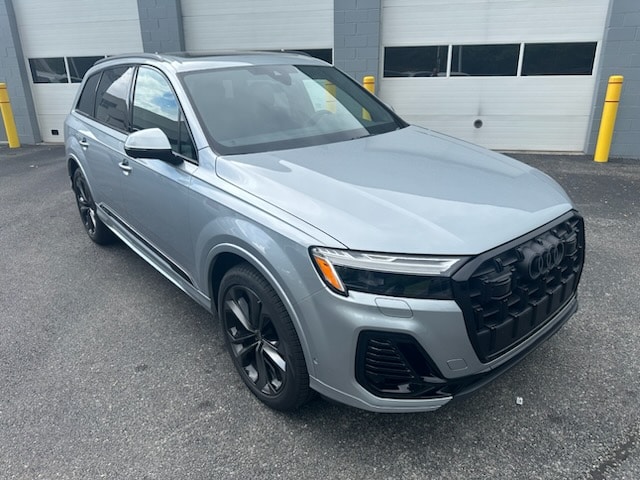 2025 Audi Q7 55 Premium Plus quattro Tiptronic's photo